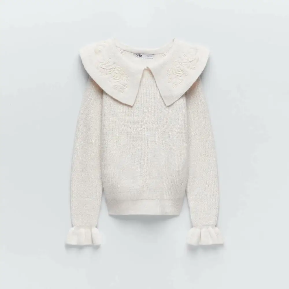 

Embroidered flowers small round lapel pullover sweater women