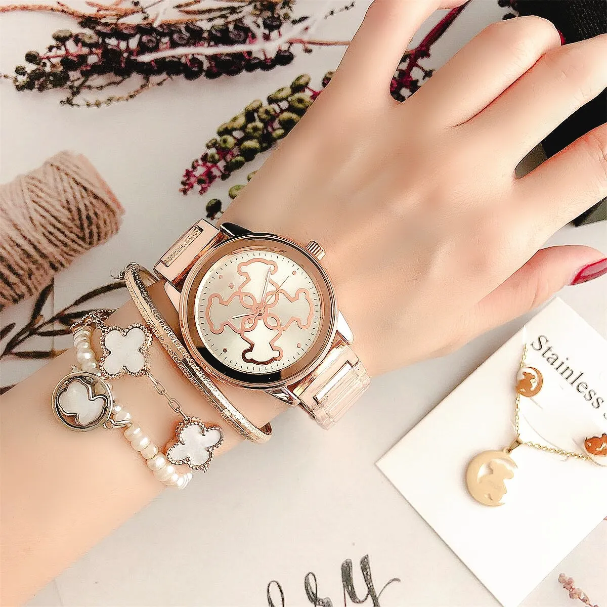 

Ladies Watches Wristwatch Wholesale Women Natura Chronosquartz Fashion Watch Oem 2021 Hot Sale Luxury Alloy Unisex MIYOTA Round, Customized colors