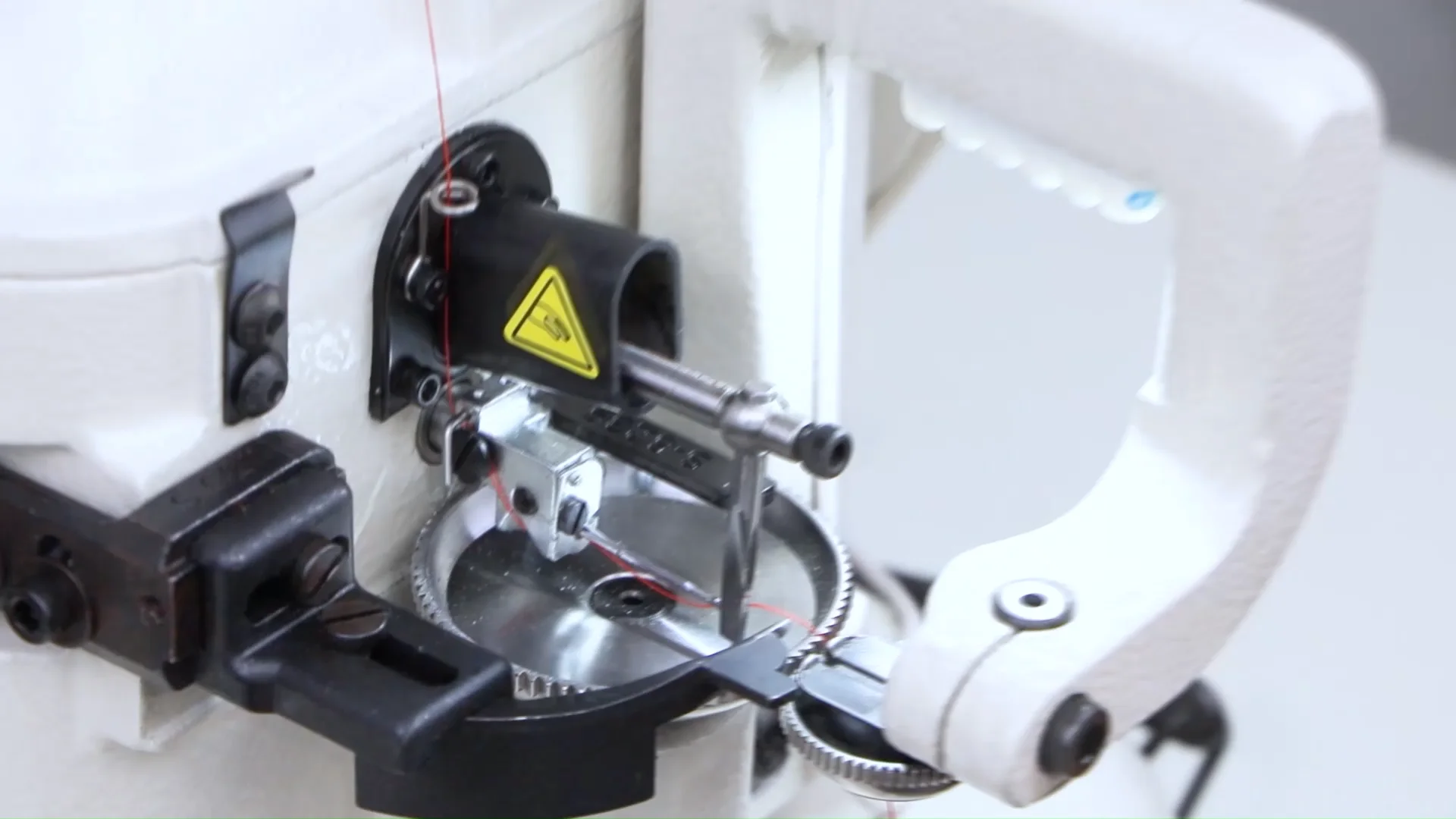 Si600 Industrial Automatic Oiling Leather Sewing Machines Fur Sewing