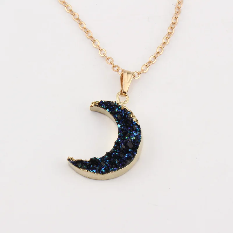 

2020 Fashion Delicate Black Crystal Quartz Moon Necklace Natural Stone Druzy Crescent Moon Pendant Necklace for Girls