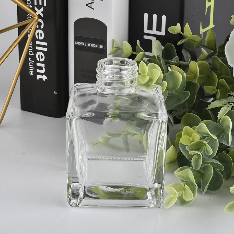 square empty glass diffuser