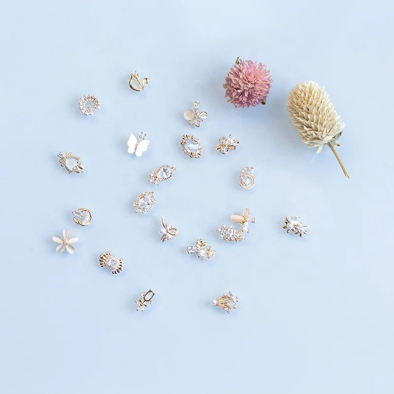 

Popular Various Golden 3D Rhinestone Zinc Alloy Nail Art For Nail Accessories