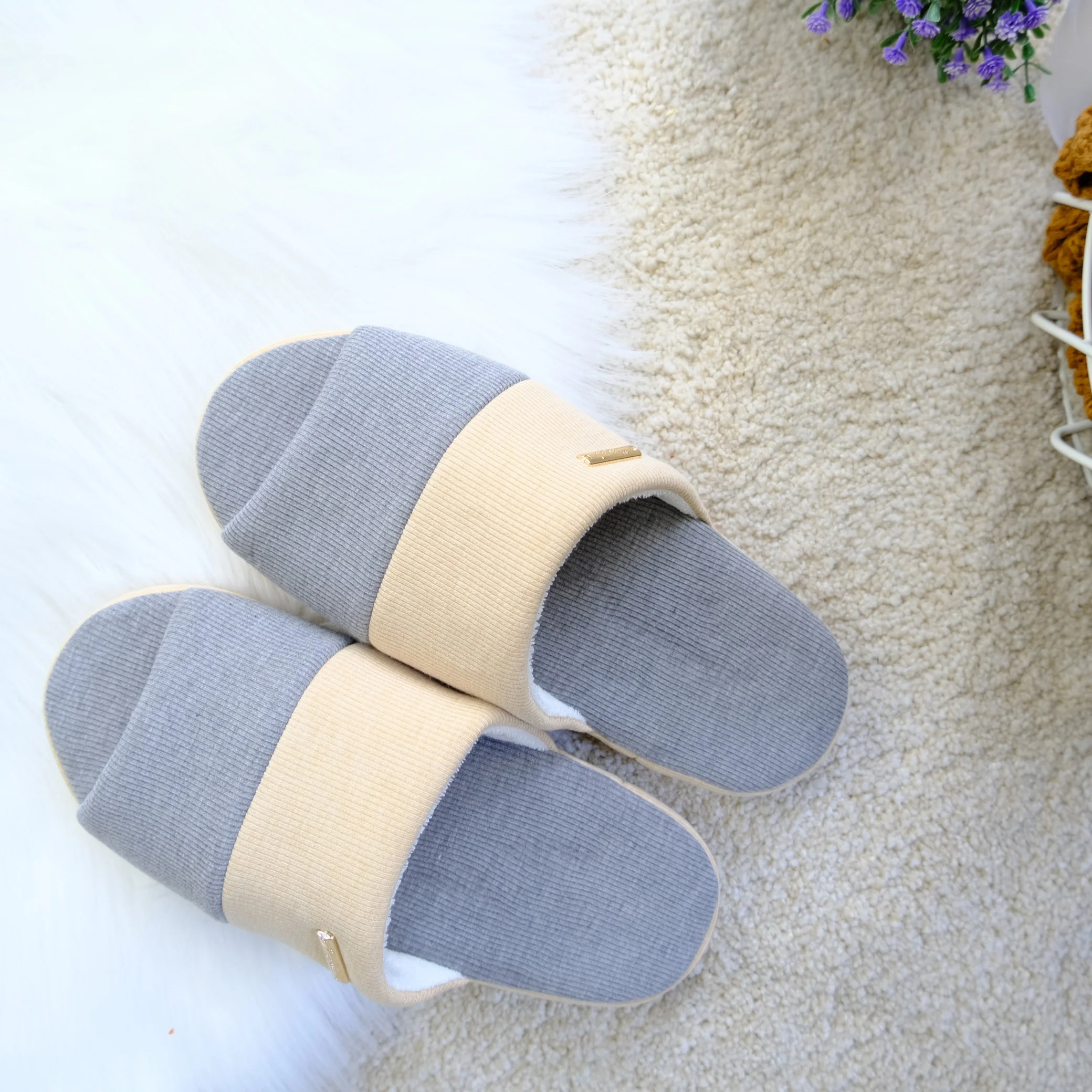 

2021 Strict Quality Control Cool Summer Womans Slippers Contrast Color Felt Home House Slippers