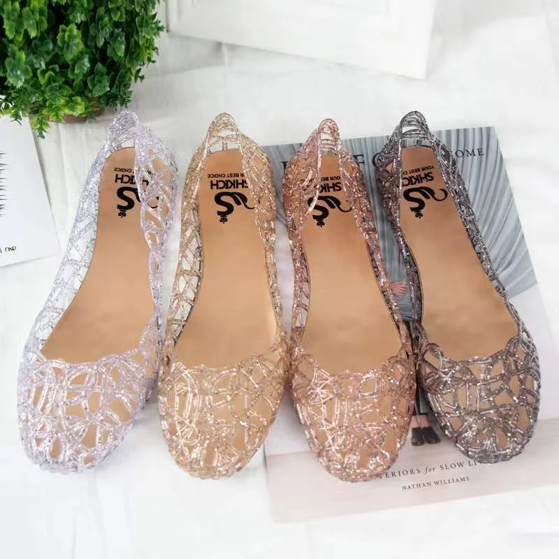 

2020 New Hole Shiny Pointed Toe Flat Women Sandal High Elasticity Single Shoes Women Pvc Jelly Crystal Shoes
