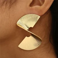 

European punk style cool girl personality irregular spiral shaped stud earrings for women