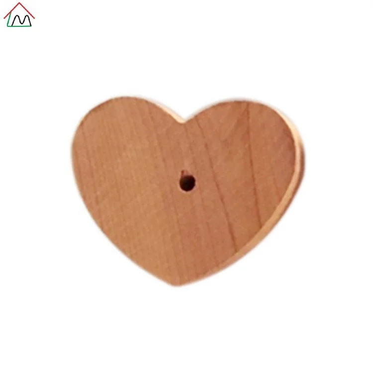 
LMC103 Cedar Wood Anti Moth Wooden Blocks Heart Shaped Balls 