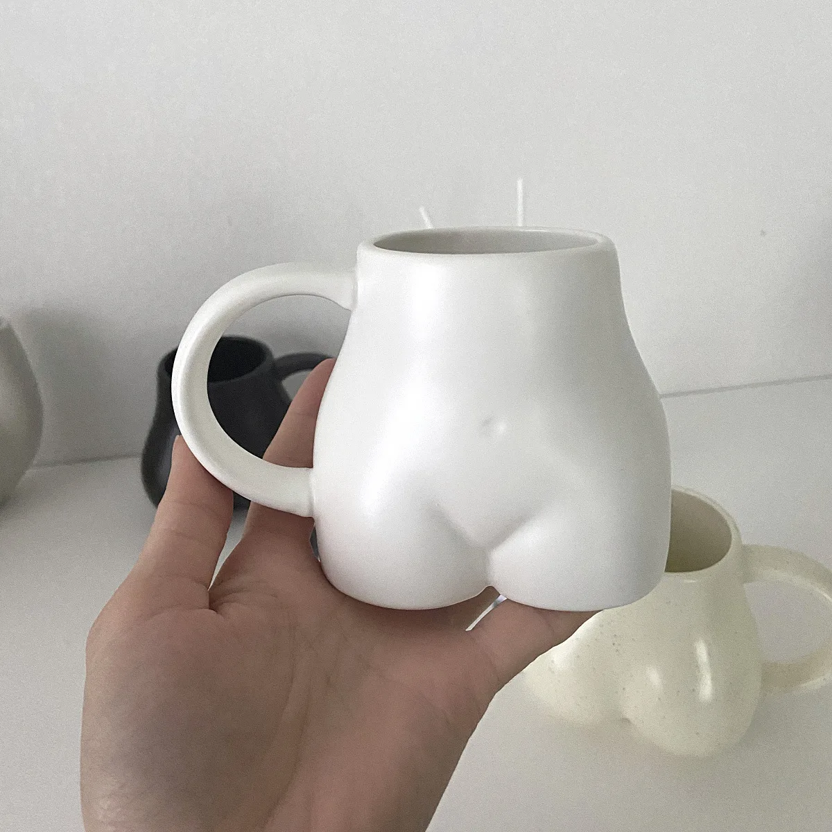 

Newest fashion design creative butt ceramic mug Ass coffee cup porcelain mug cute solid color desktop decoration