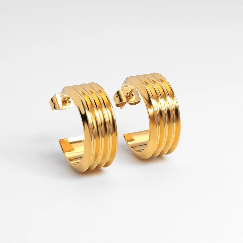 

Luxury Stainless Steel 18k Gold Plated Round Hoop Earrings Minimalist Waterproof Striped C- Shape Chunky Earrings For Women