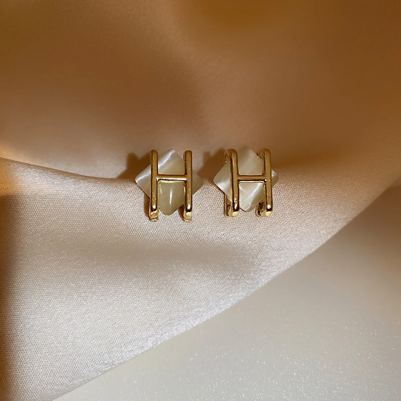 

fashion opal letter h cube earring women