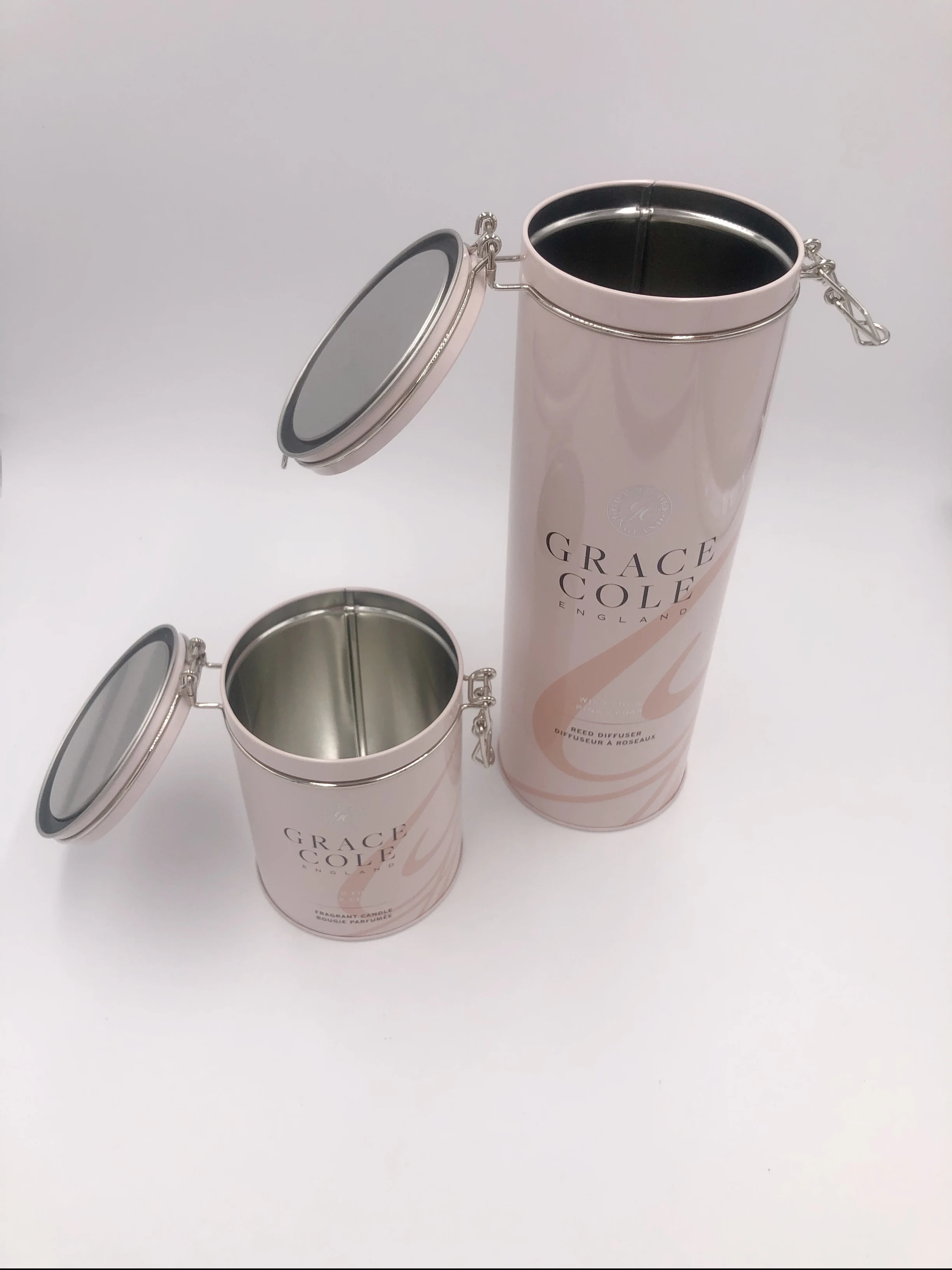
Coffee tin with wire closure 