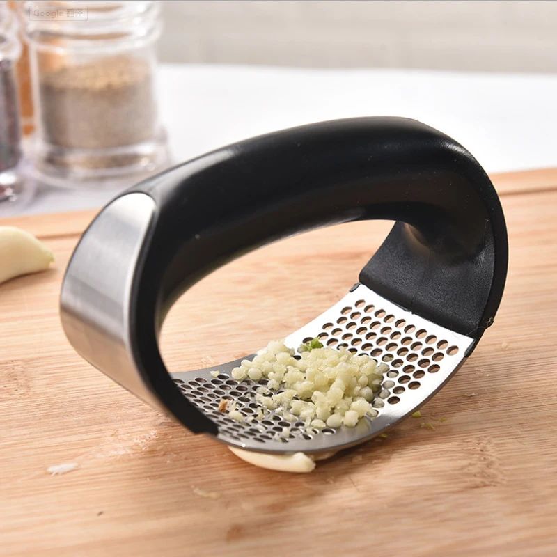 Cheap price stainless steel ginger garlic presser crusher with soft handle