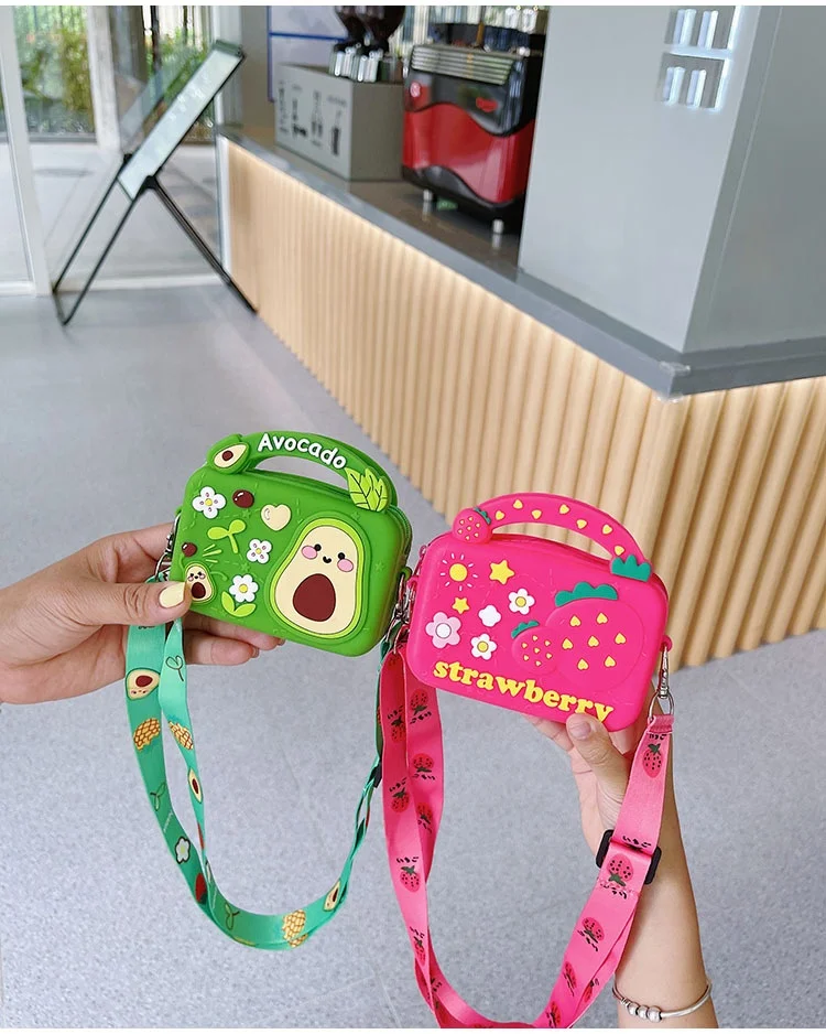 

2021 Solid Color Cross Wide Shoulder Children Slider Purse Mini Kid jelly Coin Bags Quality Silicone Cartoon Bag Kids