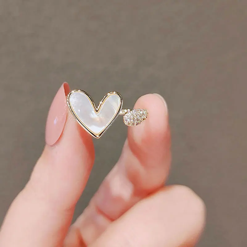 

DAIHE Wholesale Simple Design 14K Plated Gold White Shell Heart Finger Rings Micro Paved Zircon Heart Open Rings For Lady Gift