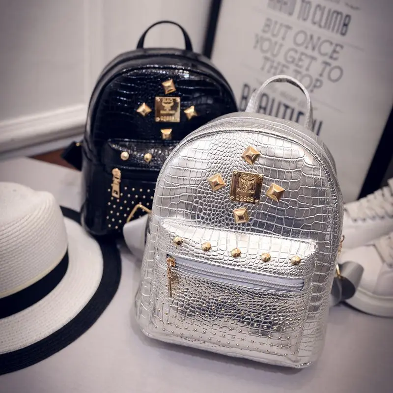 

2021 Fashion trend girls travel backpack shoulder bag rivet decoration students backpack for female, Black,pink,gray