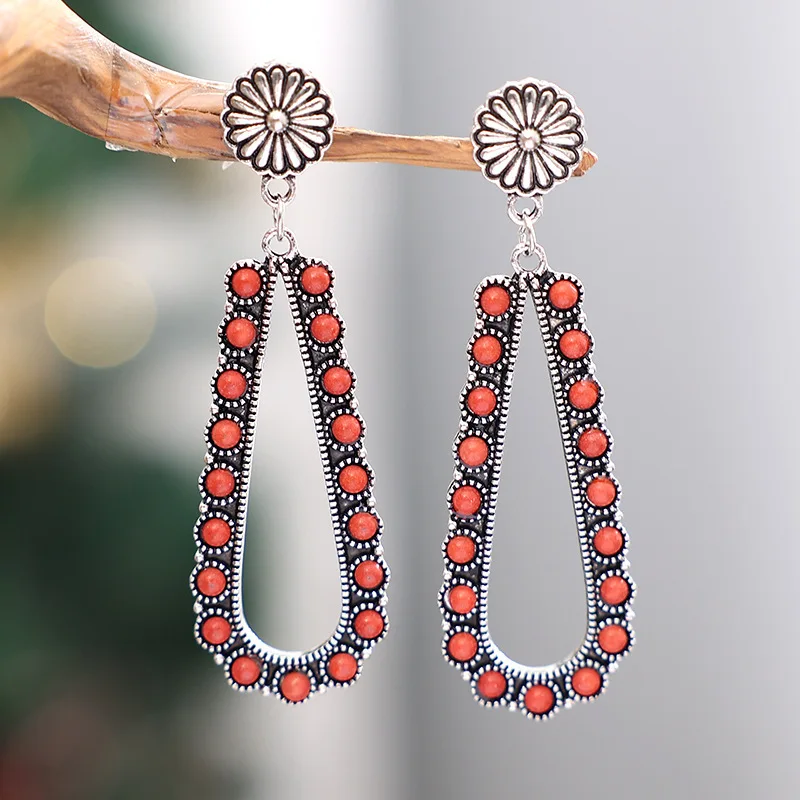 

Vintage Western Style Crescent Shape Tassel Turquoise Earring For Woman