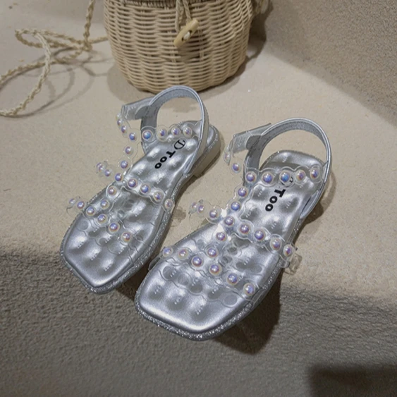 

Flat beach shoes for children with soft soles and pearl princess shoes