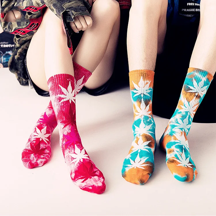 

2021 High-quality Tie dye Maple Leaf Socks Long Fashion Men Skateboard Hiphop Socks Women Couple Socks 1 Pairs, Customized color