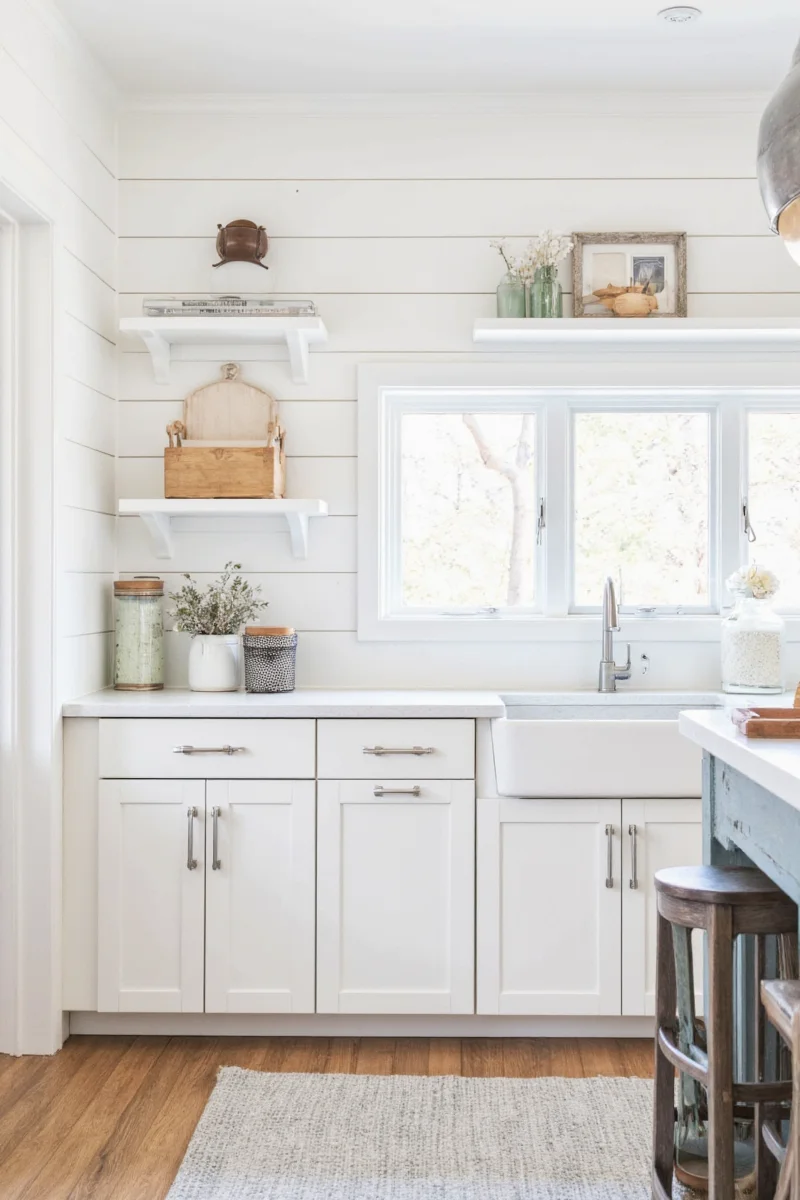 Kid's room with shiplap accent wall