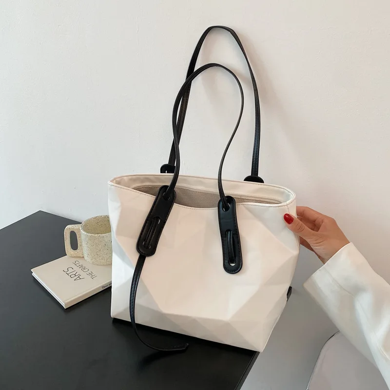 

Women's Bag Rhomboid Personality Fashion Shoulder Bag