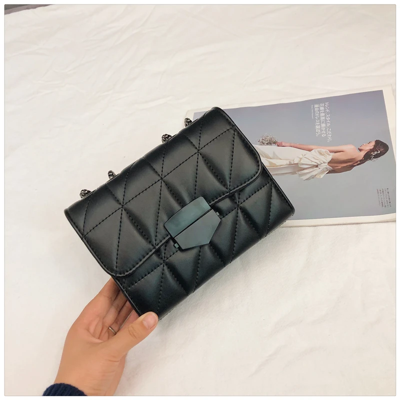 

New Design Chain Bag Travel Handbag Custom Wholesale Trend Messenger One Shoulder Ladies Plaid Purse Women Sling BagYG21-1039