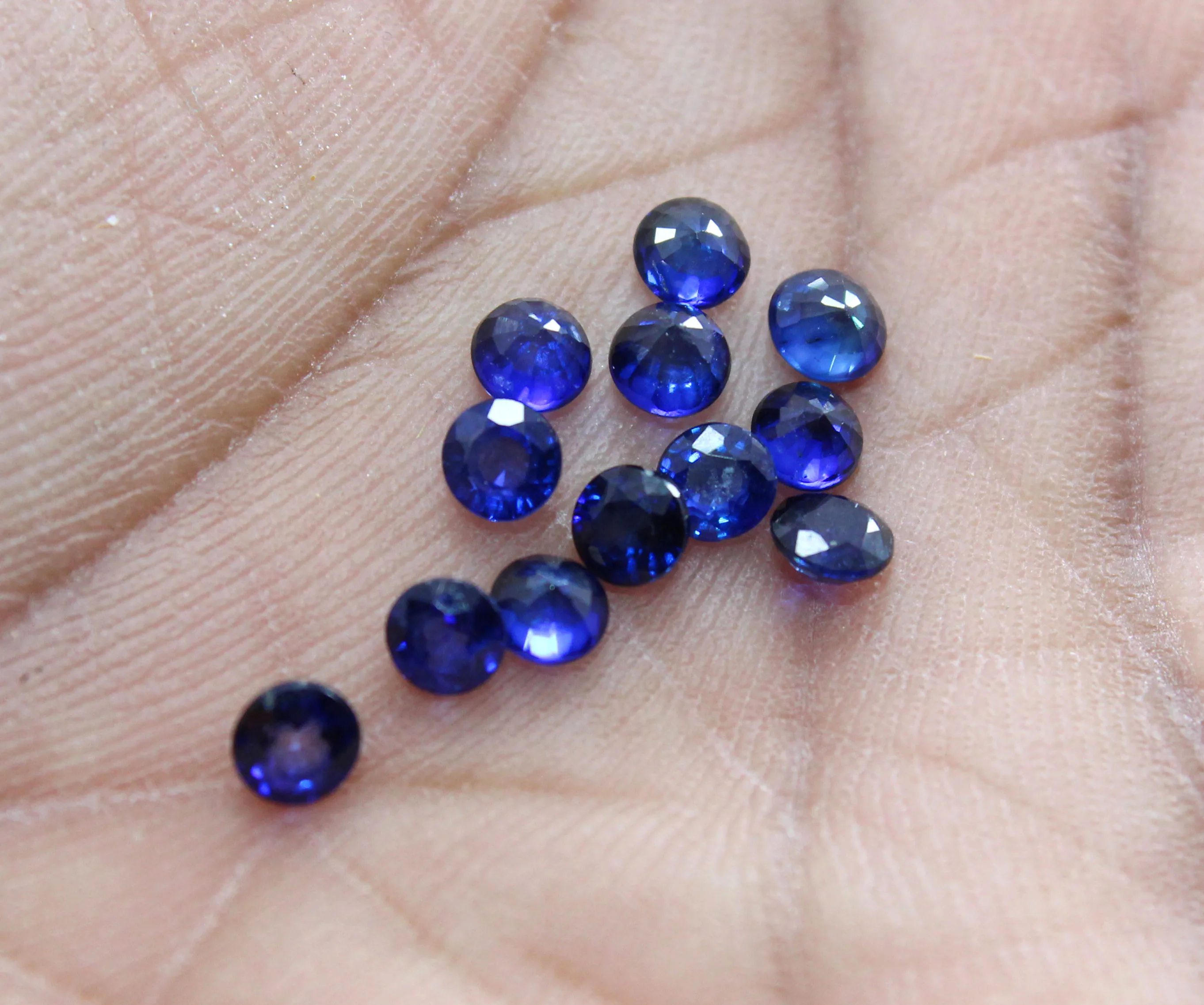 high quality natural blue sapphire gemstone
