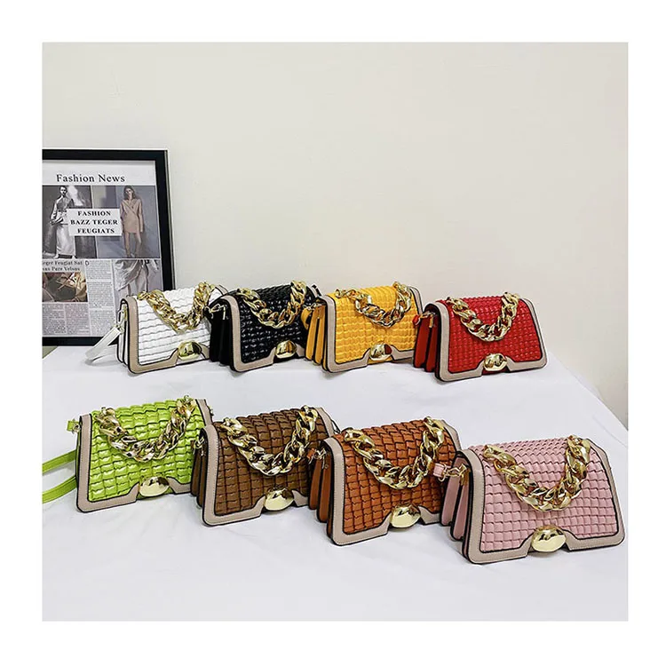 

2022 Retro Fashion Ruched Ins Crossbody Bags Thick Chain Design Messenger Small Square Bags Ladies Luxury Handbags Party Clutch