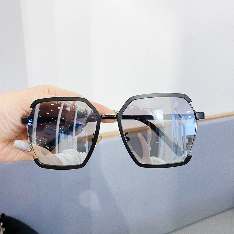 

SKYWAY Luxury Transparent Gradients Fashion Female Sun Glasses Big Oversized Square Women Sunglasses