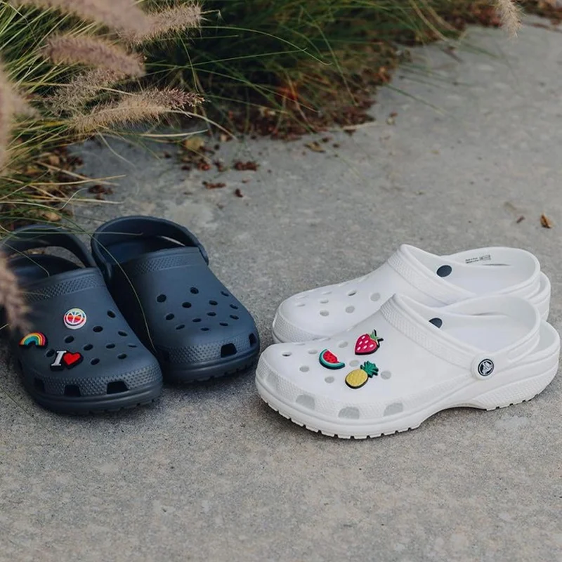 

New Arrival Lovely Soft EVA Shoes Breathable Women Clogs Sandals Casual Cute Clogs Slippers For Unisex Outdoor Croc Clogs Shoes