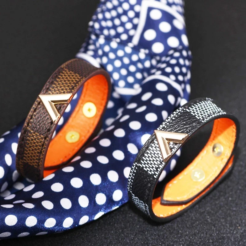 

New Trendy Leather Striped Bracelet Letter V Women's Bangle Fashion Accessories Party Jewelry, Colors