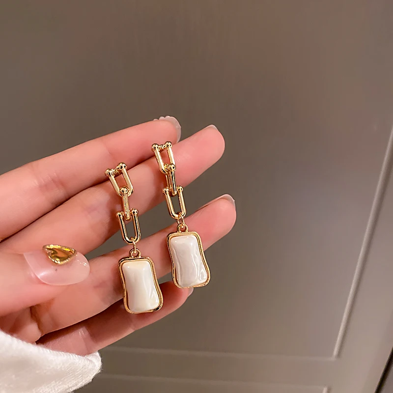 

fashion irregular pearl drop chain earring