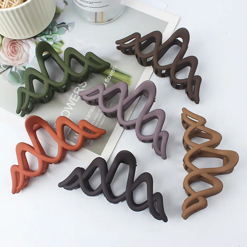 

MIO 2023 Summer New 11.5cm M shape Plastic Hair Claw Korean Style Wavy Hair Clamp Large Shark Clip For Women Hair Accessories