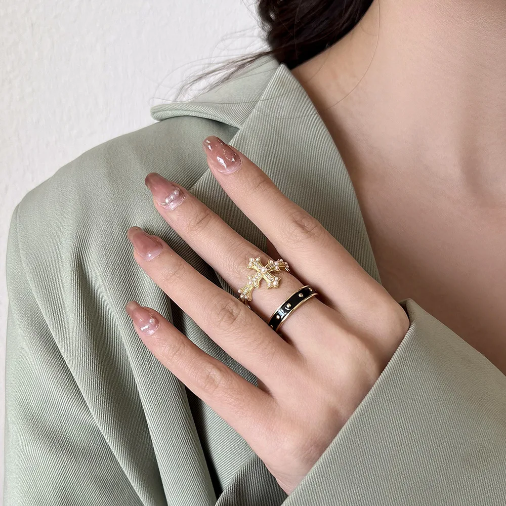 

2022 Luxurious Pearl Geometric Women Gold Finger Cross Ring Set Jewelry