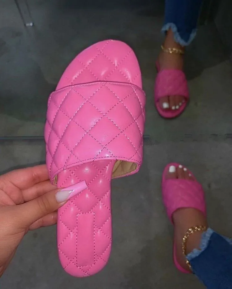 

Classy female womens ladies summer trendy pu leather plaid flat slippers and sandals shoes comfort casual fashion 2021