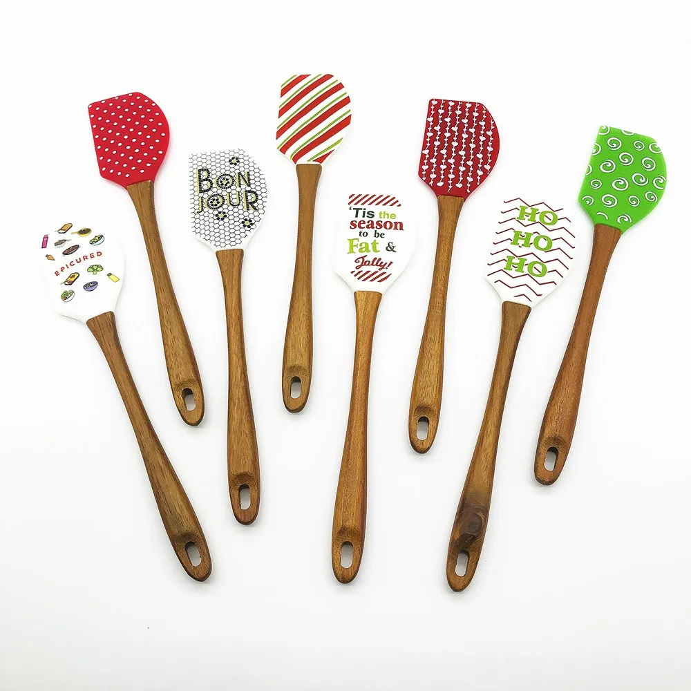 

Cute Butter Scraping Christmas Style Pattern Silicone Cake Scraper with Wood Handle for Cream, Red