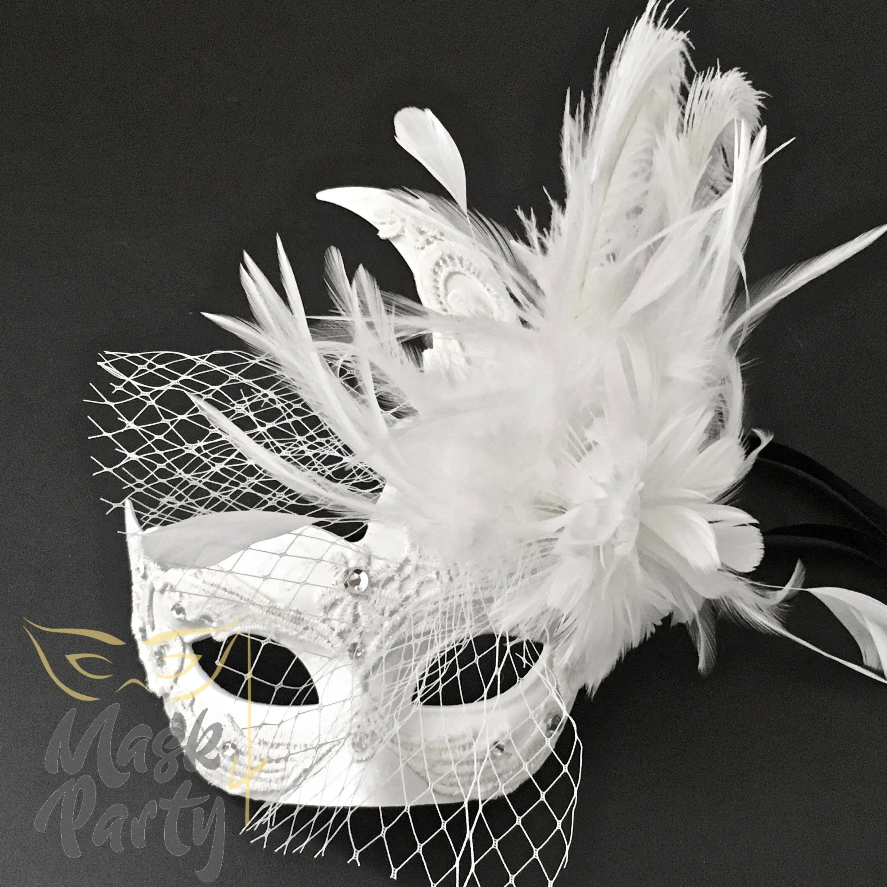 Wholesale Beautiful Feather Mask Carnival White Plastic Face Mask For