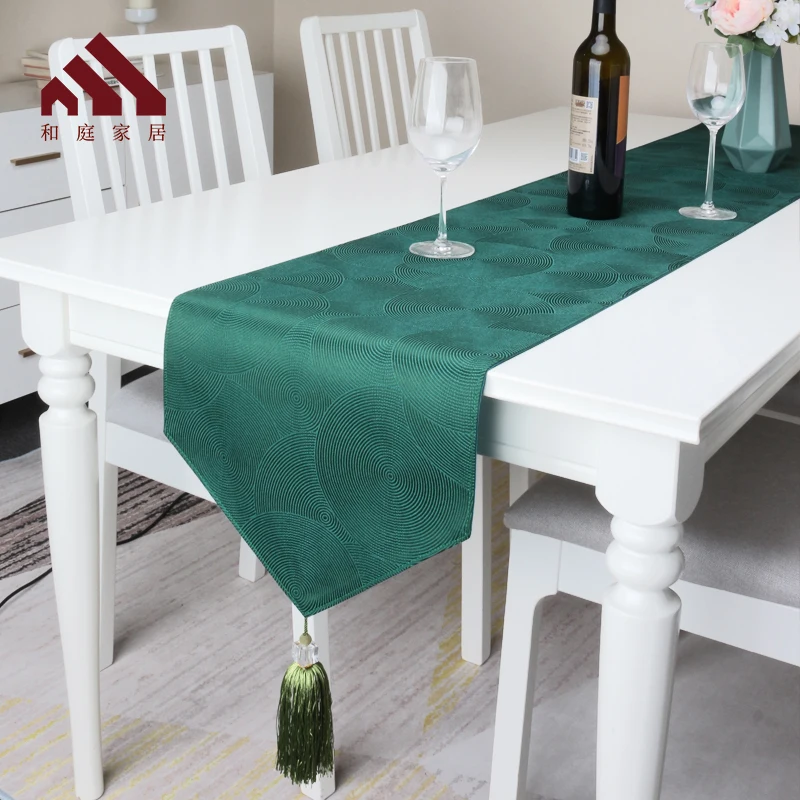 

2021 dinning table runner Geometric Fall Table Runners with Tassels Heat resistant Jacquard yarn dyed fabric customized size, Refer to the pics