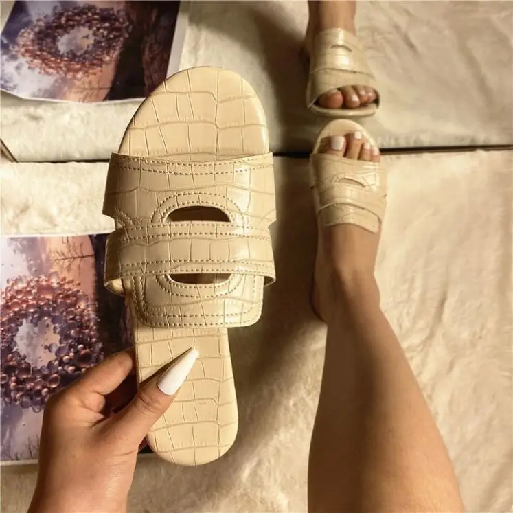 

2021 spring summer new plus size hollow flat beach ladies sandals and slippers