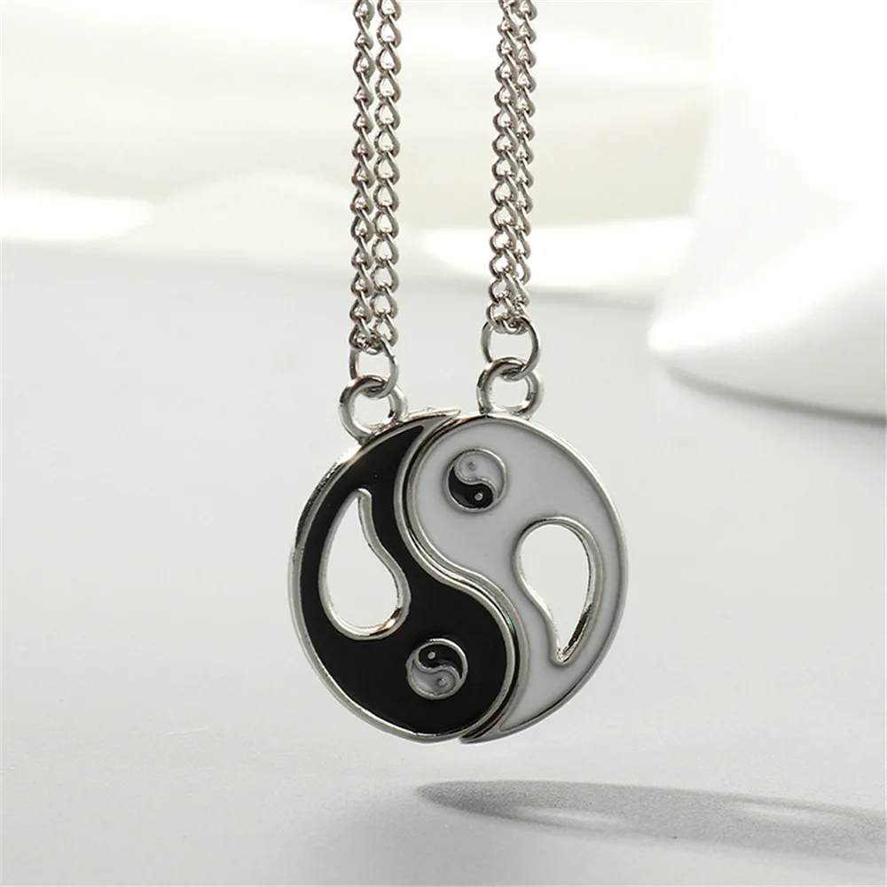 

Fashion Black And White Yinyang Charm Metal Custom Pendant Couple Necklace