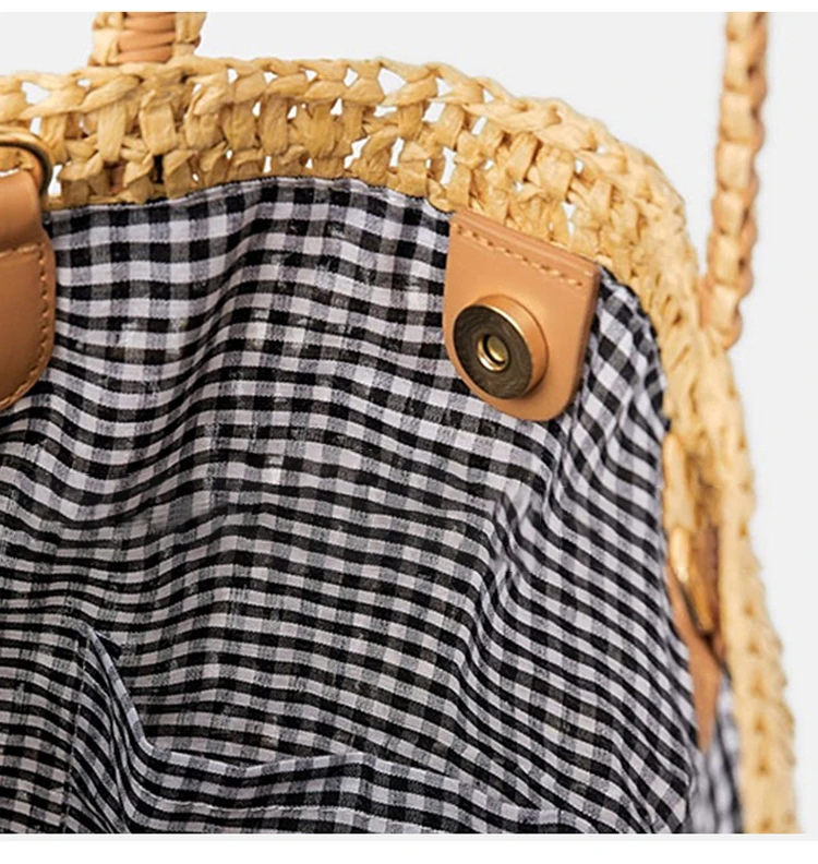 

New 2022 Fashion Summer Handmade Woven Bag Seaside Holiday Beach Straw Bag Crochet Portable Shoulder Women's Bag