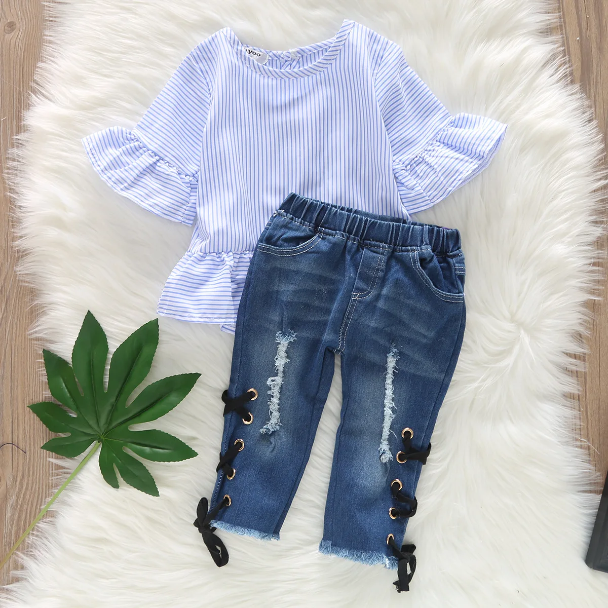 

Amazon Denim Girl Suit Striped Top + Hole Punch Special Denim girls two-pieces clothes sets, Blue