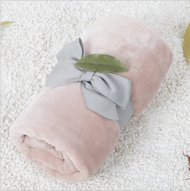 
100% Polyester Children Solid Plain Dyed Baby Milestone Fleece Throw Blanket 