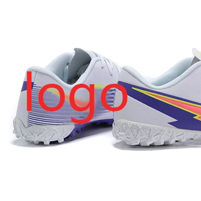 

Mercurial Vapor 13 Academy Classic lightweight and comfortable low top football shoe