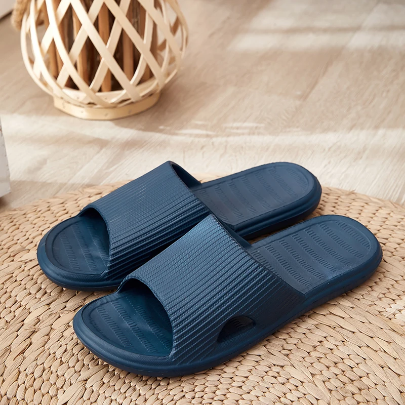 

2021 Couple Home Slippers New Indoor Slippers Female Bathroom Sandals Cheap Light Cool Women's Slippers EVA Anti-skid Slippers