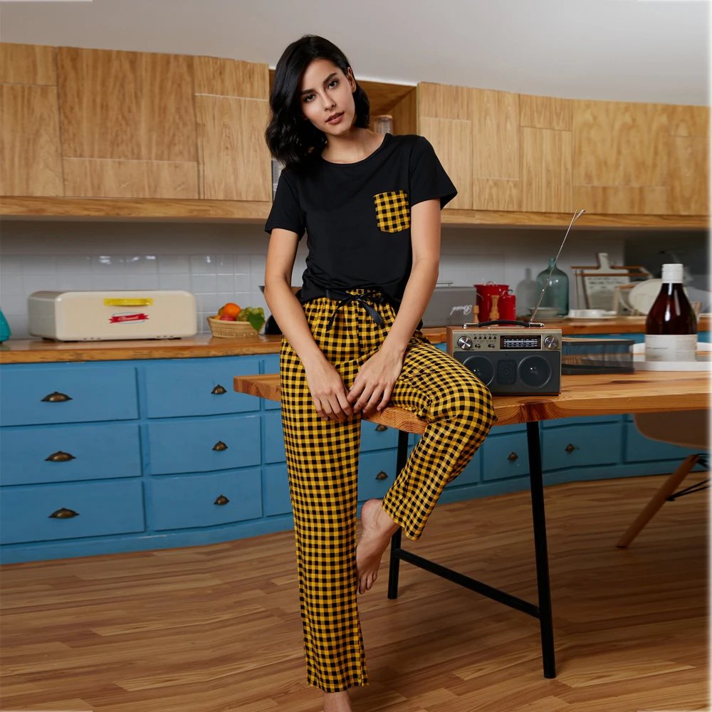 

Wholesale cheap couple matching pajamas sleepwear usa 2 piece yellow plaid printing pijamas adultos pajamas set for women girls