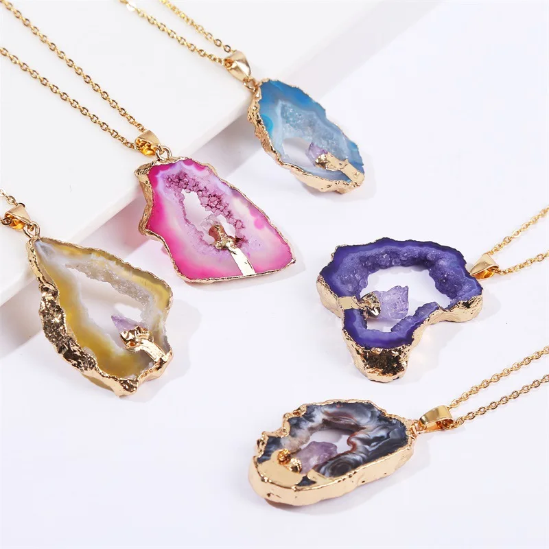 

Hot Sell INS New Design 18k Gold Plated Stainless Steel Chain Oval Shaped Blue Natural Aquamarine Pendant Necklace For Women