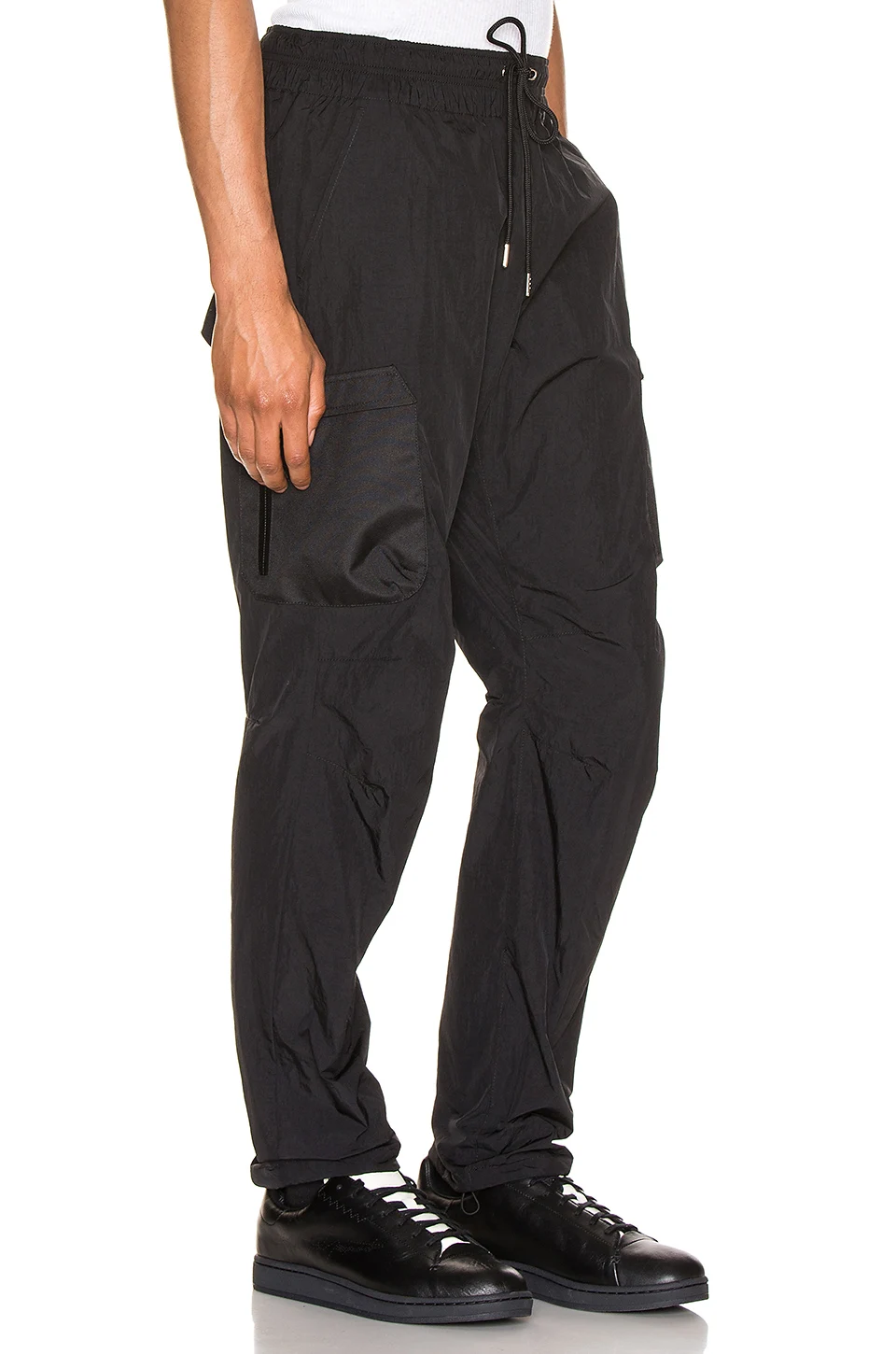 mens cargo trousers with zip pockets