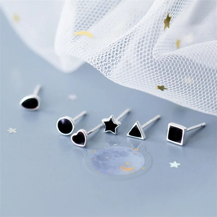 

Korean Adult Jewelry Gift New Hot Geometric Heart Triangle Round Square Shaped Black Onyx Crystal Epoxy Silver Stud Earrings