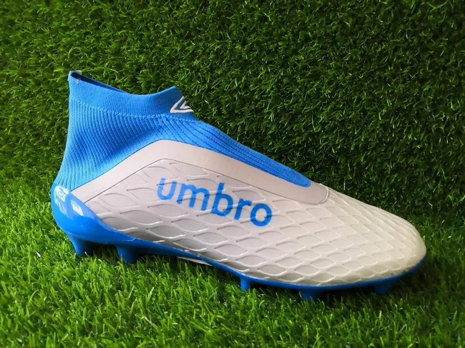 mid cut football boots