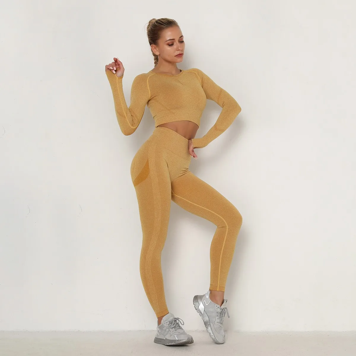 

Women's pleated seamless long sleeve Yoga suit for adult two piece set