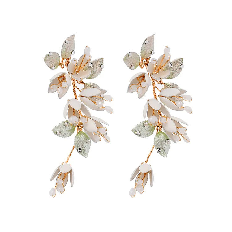 

Wholesale leaf bridal earrings fashion senior white pearl green paint female retro wedding earrings